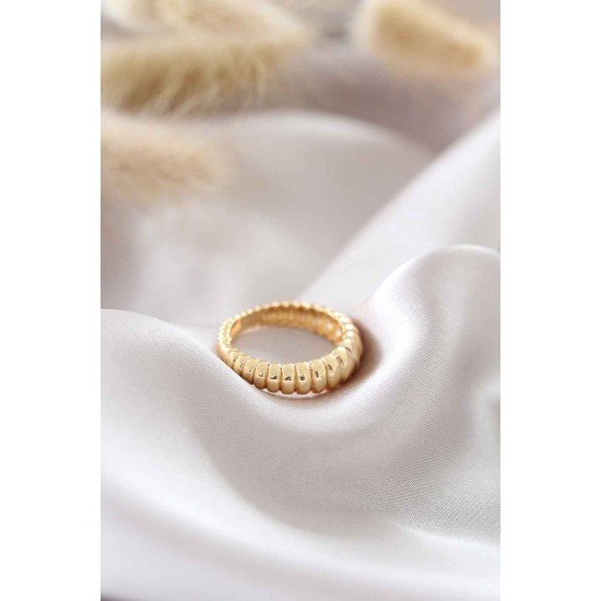 Altın Renk Ayarlamalı Burgu Kadın Yüzük Altın Renk Ayarlamalı Burgu Kadın Yüzük