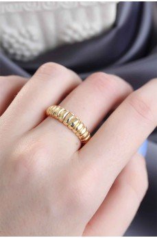 Altın Renk Ayarlamalı Burgu Kadın Yüzük