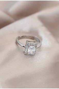 Ayarlamalı Silver Renk Metal Zirkon ve Kristal Taşlı Dikdörtgen Model Yüzük