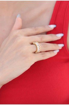 Zirkon Taşlı Baget Gold Renk Kadın Yüzük Zirkon Taşlı Baget Gold Renk Kadın Yüzük