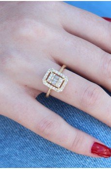 Gold Renk Baget Zirkon Taşlı Kadın Yüzük Gold Renk Baget Zirkon Taşlı Kadın Yüzük