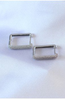Gümüş Renk Kare Model Zirkon Taşlı Pirinç Kadın Küpe Gümüş Renk Kare Model Zirkon Taşlı Pirinç Kadın Küpe