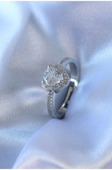 Gümüş Renk Kalp Zirkon Taşlı Charm Model Pirinç Kadın Yüzük Gümüş Renk Kalp Zirkon Taşlı Charm Model Pirinç Kadın Yüzük