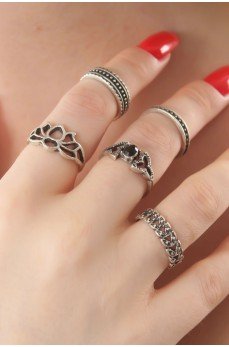 Gümüş Renk Lotus Model Siyah Kristal Taş Detay Bayan Yüzük Kombin