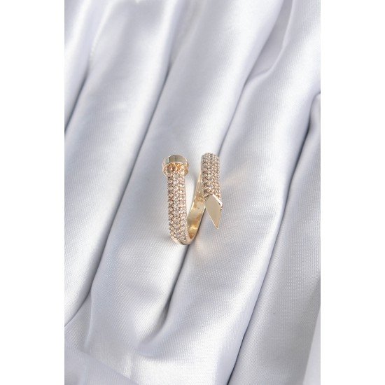 Pirinç Gold Renk Çivi Model Zirkon Taşlı Kadın Yüzük Pirinç Gold Renk Çivi Model Zirkon Taşlı Kadın Yüzük