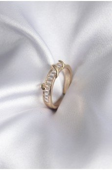 Pirinç Gold Renk Su Yolu Zirkon Taşlı Model Kadın Yüzük Pirinç Gold Renk Su Yolu Zirkon Taşlı Model Kadın Yüzük