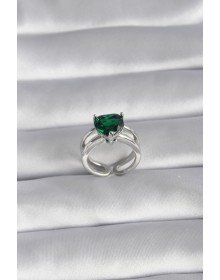 Pirinç Gümüş Renk Yeşil Zirkon Taşlı Tek Taş Model Kadın Yüzük