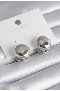 Pirinç Gümüş Renk İşleme Detay Top Model Kadın Küpe Pirinç Gümüş Renk İşleme Detay Top Model Kadın Küpe