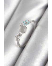 Pirinç Gümüş Renk Zirkon Taş Detaylı Beyaz Sedefli Çiçek Model Kadın Yüzük