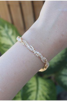 Vip Seri Pirinç Zirkon Taşlı Gold Renk Sarmal Model Bileklik