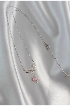 316L Çelik Gümüş Renk Fiyonk Detay Pembe Zirkon Taşlı Tektaş Kolye 316L Çelik Gümüş Renk Fiyonk Detay Pembe Zirkon Taşlı Tektaş Kolye