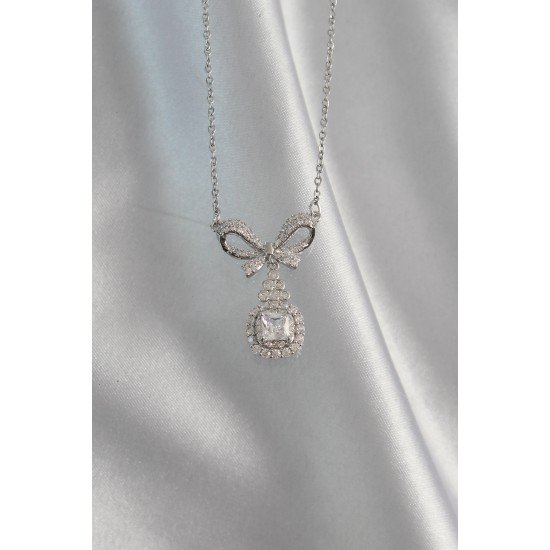 316L Çelik Gümüş Renk Fiyonk Detay Zirkon Taşlı Tektaş Kolye 316L Çelik Gümüş Renk Fiyonk Detay Zirkon Taşlı Tektaş Kolye