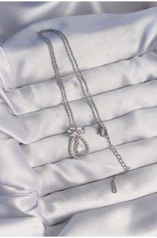 316L Çelik Gümüş Renk Fiyonk Detaylı Zirkon Taşlı Damla Model Kolye