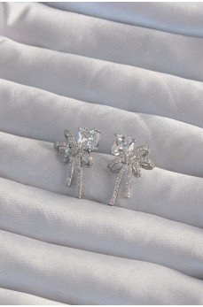 Pirinç Gümüş Renk Kare Zirkon Taşlı Fiyonk Küpe