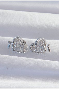 Pirinç Gümüş Renk Fiyonk Detay İncili Zirkon Taşlı Kalp Küpe