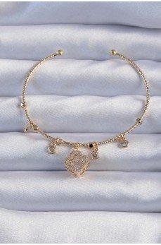 Pirinç Altın Renk Zirkon Taşlı Yonca Model Charm Bileklik