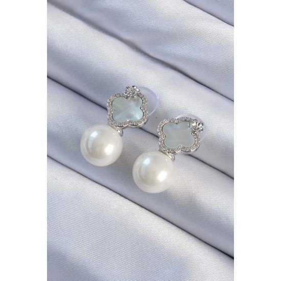 Pirinç Gümüş Renk Zirkon Taşlı Minimal Çiçek Tasarımlı Kadın Küpe Pirinç Gümüş Renk Zirkon Taşlı Minimal Çiçek Tasarımlı Kadın Küpe