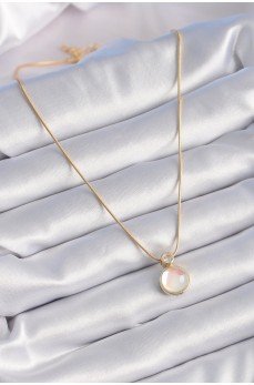 316L Çelik Gold Renk Beyaz Sedefli Vintage Kadın Kolye 316L Çelik Gold Renk Beyaz Sedefli Vintage Kadın Kolye