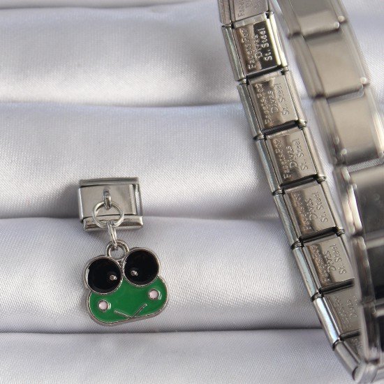 316L Çelik Gümüş Renk Sallantılı Yeşil Kurbağa Figür Nomination Charm 316L Çelik Gümüş Renk Sallantılı Yeşil Kurbağa Figür Nomination Charm