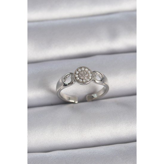 Pirinç Gümüş Renk Zirkon Taşlı İncili Kalp İşleme Detay Ayarlanabilir Model Kadın Yüzük Pirinç Gümüş Renk Zirkon Taşlı İncili Kalp İşleme Detay Ayarlanabilir Model Kadın Yüzük