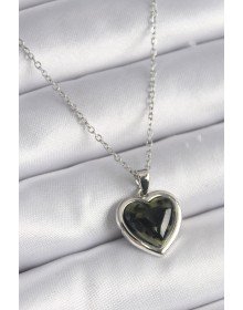 316L Çelik Gümüş Renk Yeşil Mineli Kalp Model Kadın Kolye