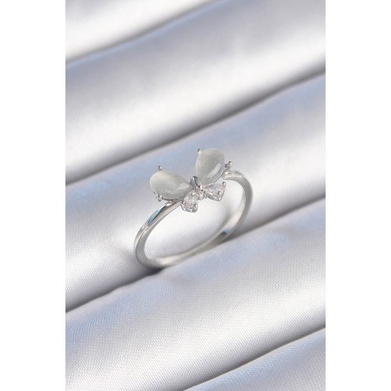 Pirinç Gümüş Renk Zirkon Taşlı Beyaz Mineli Kelebek Model Kadın Yüzük Pirinç Gümüş Renk Zirkon Taşlı Beyaz Mineli Kelebek Model Kadın Yüzük