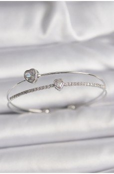 Pirinç Gümüş Renk Zirkon Taşlı Kalp Model Kadın Bileklik Pirinç Gümüş Renk Zirkon Taşlı Kalp Model Kadın Bileklik