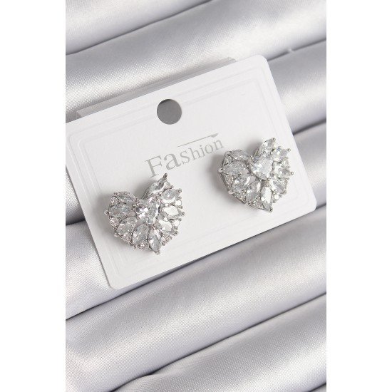 Pirinç Gümüş Renk Zirkon Taşlı Kalp Model Kadın Küpe Pirinç Gümüş Renk Zirkon Taşlı Kalp Model Kadın Küpe