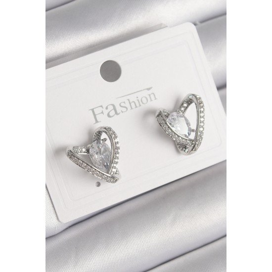 Pirinç Gümüş Renk Zirkon Taşlı Kalp Model Kadın Küpe Pirinç Gümüş Renk Zirkon Taşlı Kalp Model Kadın Küpe