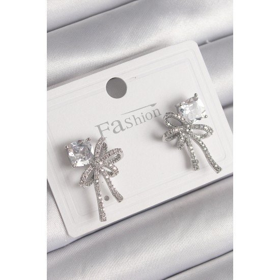 Pirinç Gümüş Renk Zirkon Taşlı Kurdele Model Kadın Küpe Pirinç Gümüş Renk Zirkon Taşlı Kurdele Model Kadın Küpe