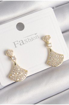 Pirinç Gold Renk Zirkon Taşlı Motif Model Kadın Küpe Pirinç Gold Renk Zirkon Taşlı Motif Model Kadın Küpe