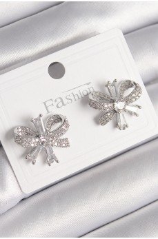 Pirinç Gümüş Renk Zirkon Taşlı Fiyonk Model Kadın Küpe Pirinç Gümüş Renk Zirkon Taşlı Fiyonk Model Kadın Küpe