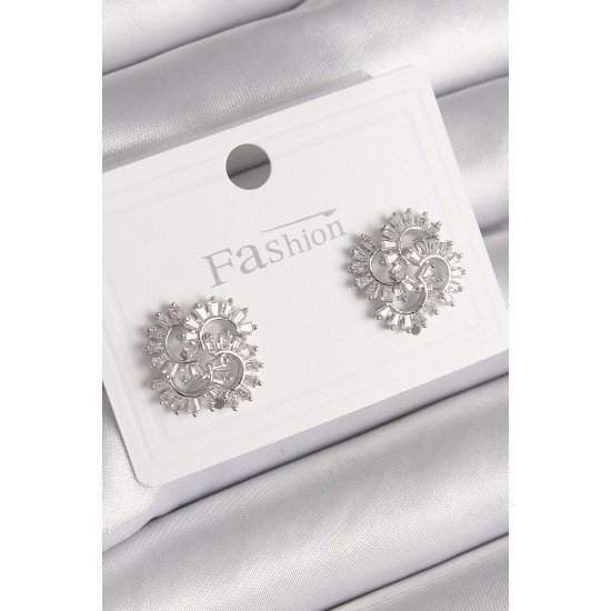 Pirinç Gümüş Renk Zirkon Taşlı Yonca Model Kadın Küpe Pirinç Gümüş Renk Zirkon Taşlı Yonca Model Kadın Küpe