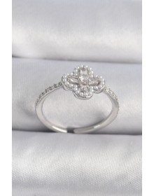 Pirinç Gümüş Renk Zirkon Taşlı Yonca Model İnci Detay Kadın Yüzük