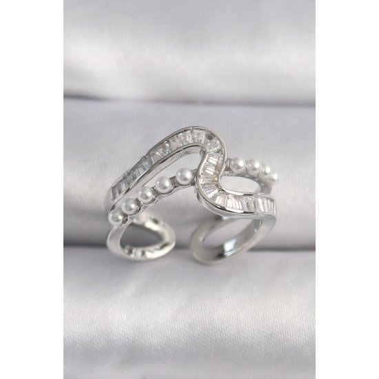 Pirinç Gümüş Renk Zirkon Taşlı İnci Detay VIP Seri Kadın Yüzük Pirinç Gümüş Renk Zirkon Taşlı İnci Detay VIP Seri Kadın Yüzük