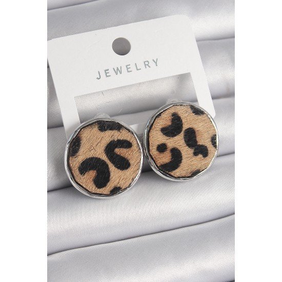 Pirinç Gümüş Renk Daire Plaka Model Leopar Desenli Kadın Küpe Pirinç Gümüş Renk Daire Plaka Model Leopar Desenli Kadın Küpe