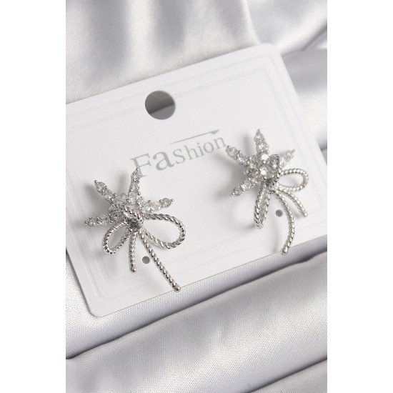 Pirinç Gümüş Renk Zirkon Taşlı Yıldız Düğüm Model Kadın Küpe Pirinç Gümüş Renk Zirkon Taşlı Yıldız Düğüm Model Kadın Küpe