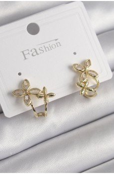 Pirinç Gold Renk Zirkon Taşlı 2'Li Çiçek Model Kadın Küpe Pirinç Gold Renk Zirkon Taşlı 2'Li Çiçek Model Kadın Küpe