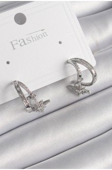 Pirinç Gümüş Renk Zirkon Taşlı Halka Model Sallantı Yıldız Detay Kadın Küpe Pirinç Gümüş Renk Zirkon Taşlı Halka Model Sallantı Yıldız Detay Kadın Küpe