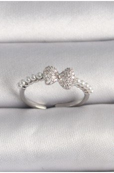 Pirinç Gümüş Renk Zirkon Taşlı Fiyonk İnci Detay Ayarlanabilir Yüzük