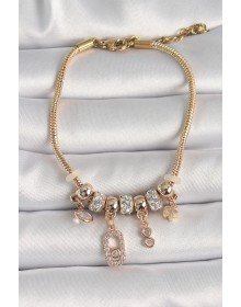 Pirinç Gold Renk Zincir Sallantı Zirkon Taşlı Messika Figür Yıldız Detay Kadın Bileklik