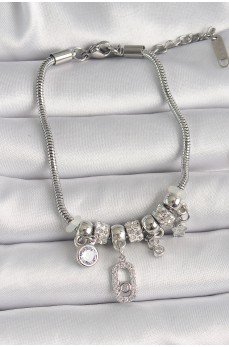 Pirinç Gümüş Renk Zincir Sallantı Zirkon Taşlı Messika Figür Yıldız Detay Kadın Bileklik Pirinç Gümüş Renk Zincir Sallantı Zirkon Taşlı Messika Figür Yıldız Detay Kadın Bileklik