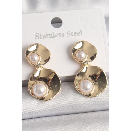 Pirinç Gold Renk Sallantı İnci Detaylı Daire Plaka Model Kadın Küpe