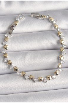 Pirinç Gümüş Renk Zirkon Taşlı Gold Kalpli VIP Seri Kadın Bileklik Pirinç Gümüş Renk Zirkon Taşlı Gold Kalpli VIP Seri Kadın Bileklik