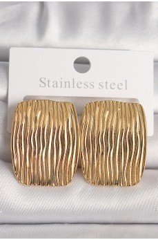 Pirinç Gold Renk İşlemeli Kare Plaka Model Kadın Küpe Pirinç Gold Renk İşlemeli Kare Plaka Model Kadın Küpe