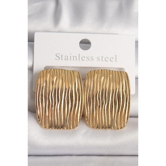 Pirinç Gold Renk İşlemeli Kare Plaka Model Kadın Küpe