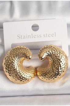 Pirinç Gold Renk Yılan Sırtı İşlemeli Yarım Halka Model Kadın Küpe Pirinç Gold Renk Yılan Sırtı İşlemeli Yarım Halka Model Kadın Küpe