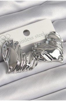 Pirinç Gümüş Renk İşlemeli Kalp Model Kadın Küpe Pirinç Gümüş Renk İşlemeli Kalp Model Kadın Küpe