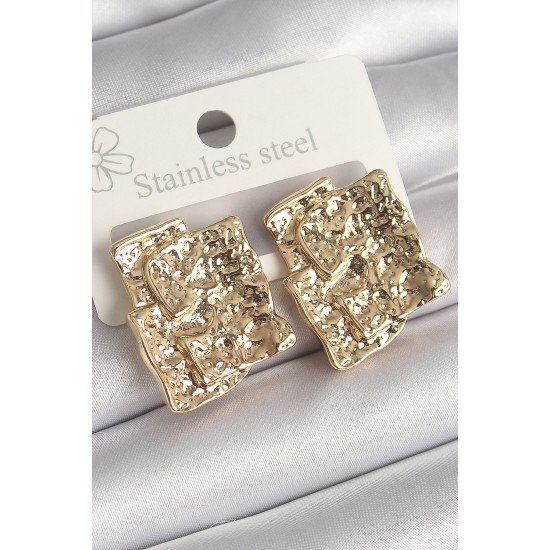 Pirinç Gümüş Renk İşlemeli Kare Plaka Model Kadın Küpe Pirinç Gümüş Renk İşlemeli Kare Plaka Model Kadın Küpe