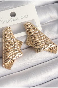Pirinç Gold Renk İşleme Detaylı Katlanmış Kare Plaka Model Kadın Küpe Pirinç Gold Renk İşleme Detaylı Katlanmış Kare Plaka Model Kadın Küpe